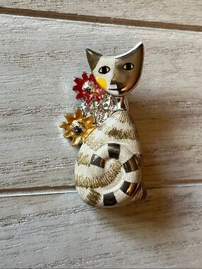 🌸Vintage Goebel Porcelain Cat Brooch